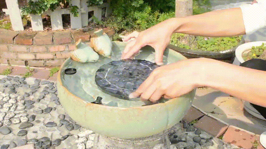 Baštenska fontana sa solarnim napajanjem
